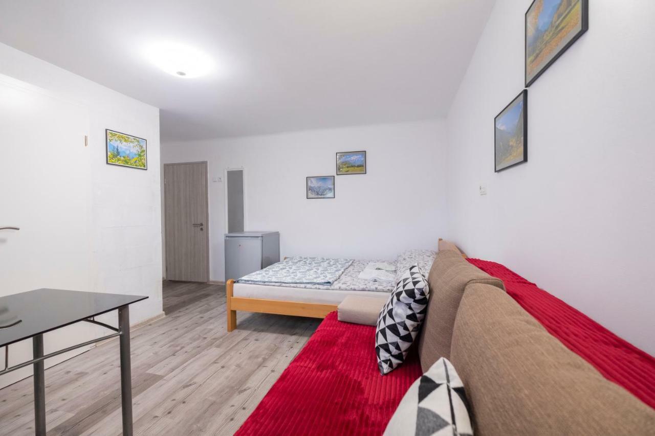 Newly Renovated Studio With Air Conditioner & Free Parking Ljubljana Kültér fotó